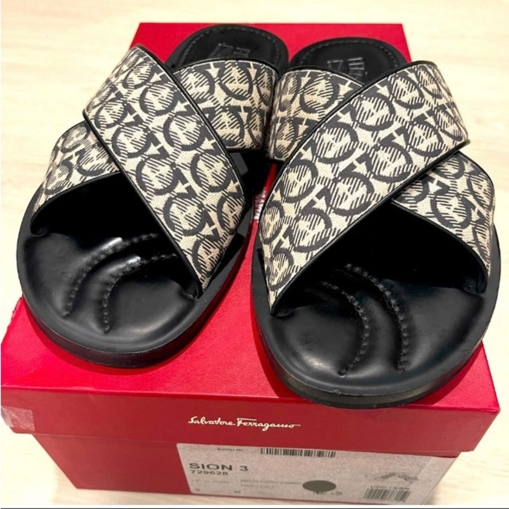 Ferragamo Sion Slides